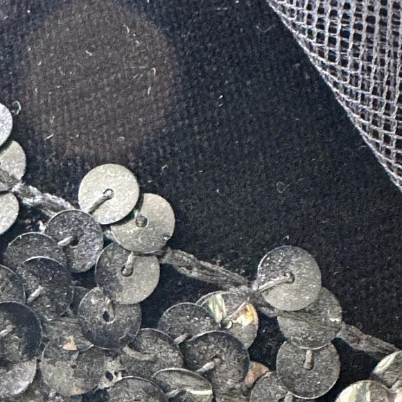 Vintage Elegant Black polka dot lace veil sequined, velvet fascinator - Picture 10 of 12